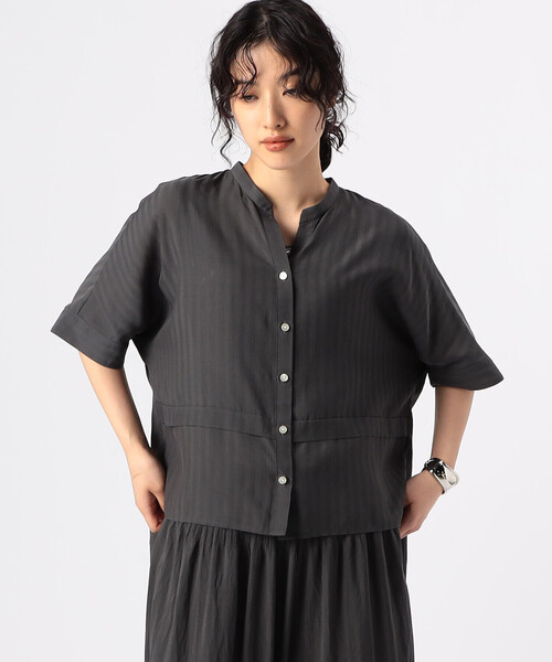 Gabardine K.T(ギャバジンケーティー)の「【セットアップ対応】シアーストライプ ドルマンブラウス(シャツ/ブラウス・レディース・チャコール・5号)」の3枚目の写真