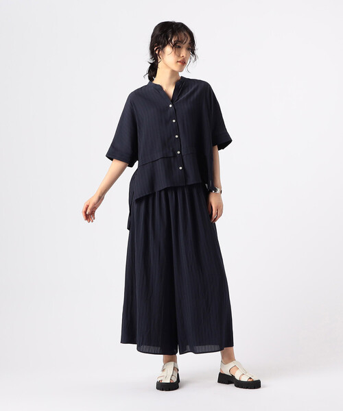 Gabardine K.T(ギャバジンケーティー)の「【セットアップ対応】シアーストライプ ドルマンブラウス(シャツ/ブラウス・レディース・チャコール・5号)」の4枚目の写真