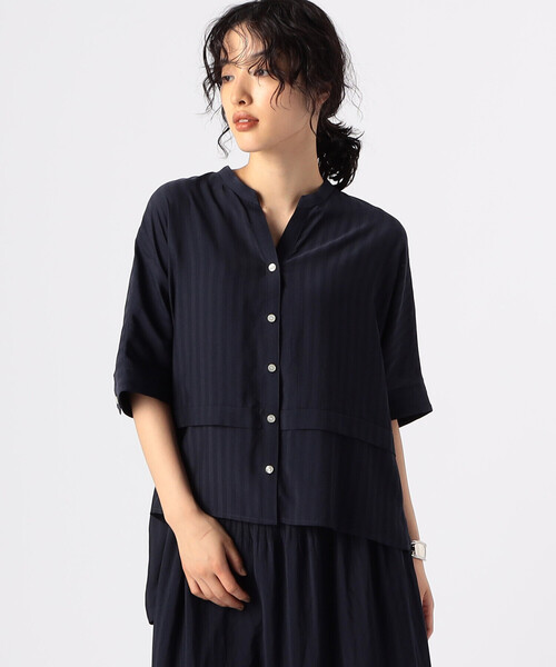 Gabardine K.T(ギャバジンケーティー)の「【セットアップ対応】シアーストライプ ドルマンブラウス(シャツ/ブラウス・レディース・チャコール・5号)」の5枚目の写真