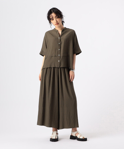 Gabardine K.T(ギャバジンケーティー)の「【セットアップ対応】シアーストライプ ドルマンブラウス(シャツ/ブラウス・レディース・チャコール・5号)」の6枚目の写真
