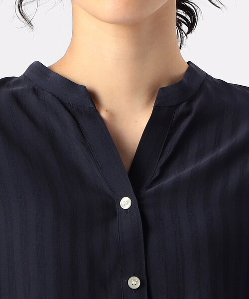 Gabardine K.T(ギャバジンケーティー)の「【セットアップ対応】シアーストライプ ドルマンブラウス(シャツ/ブラウス・レディース・チャコール・5号)」の11枚目の写真