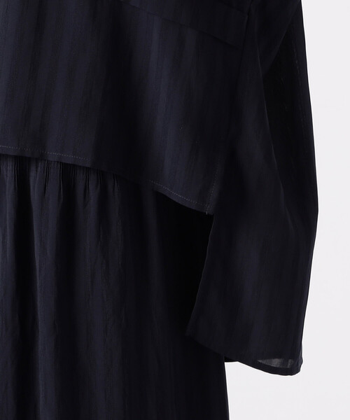Gabardine K.T(ギャバジンケーティー)の「【セットアップ対応】シアーストライプ ドルマンブラウス(シャツ/ブラウス・レディース・チャコール・5号)」の14枚目の写真