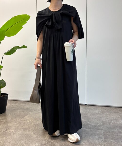 Jena espace merveilleux（ジェナ　エスパスメルヴェイユ）の「ピンタックワンピース（ワンピース・レディース・チャコールグレー/ブラック/ベージュ・FREE）」の6枚目の写真