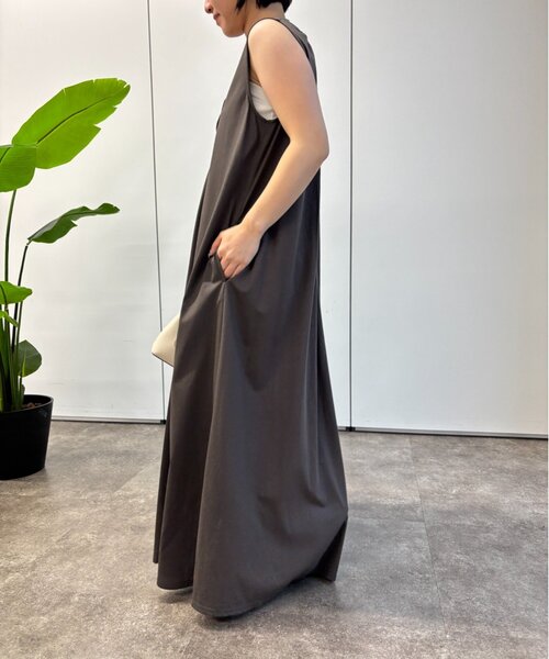 Jena espace merveilleux（ジェナ　エスパスメルヴェイユ）の「ピンタックワンピース（ワンピース・レディース・チャコールグレー/ブラック/ベージュ・FREE）」の10枚目の写真