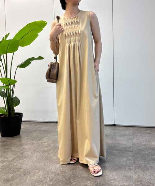 Jena espace merveilleux（ジェナ　エスパスメルヴェイユ）の「ピンタックワンピース（ワンピース・レディース・チャコールグレー/ブラック/ベージュ・FREE）」の18枚目の写真