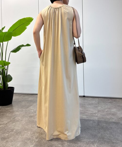 Jena espace merveilleux（ジェナ　エスパスメルヴェイユ）の「ピンタックワンピース（ワンピース・レディース・チャコールグレー/ブラック/ベージュ・FREE）」の19枚目の写真