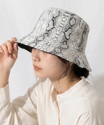 crossi（クロッシー）の「パイソン柄バケットハット（ハット）」