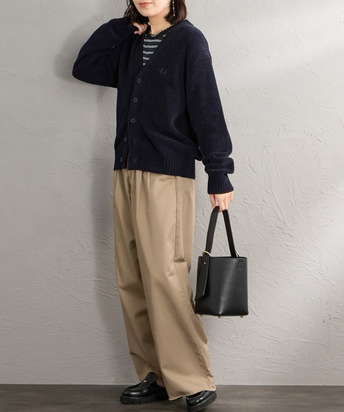 FRED PERRY（フレッドペリー）の「【WEB先行予約】[FRED PERRY/フレッドペリー] 別注 ワンポイントロゴ刺繍 Vネック モールニットカーディガン（カーディガン/ボレロ・レディース・ブラック/ネイビー/キャメル・S/M/L）」の21枚目の写真