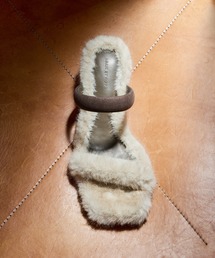 ファーダブルストラップサンダル