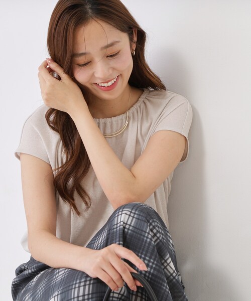 COUP DE CHANCE（クードシャンス）の「【手洗い可／日本製】ギャザーデザインプルオーバー（Tシャツ/カットソー・レディース・レンガ/ネイビー/ライトグレー系5/ライトグレー・38/34）」の5枚目の写真