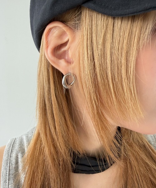 4INT.（フォイント）の「ラウンド ニュアンス ピアス / ステンレス (金属アレルギー対応)（ピアス（両耳用）・レディース・シルバー・FREE）」の8枚目の写真