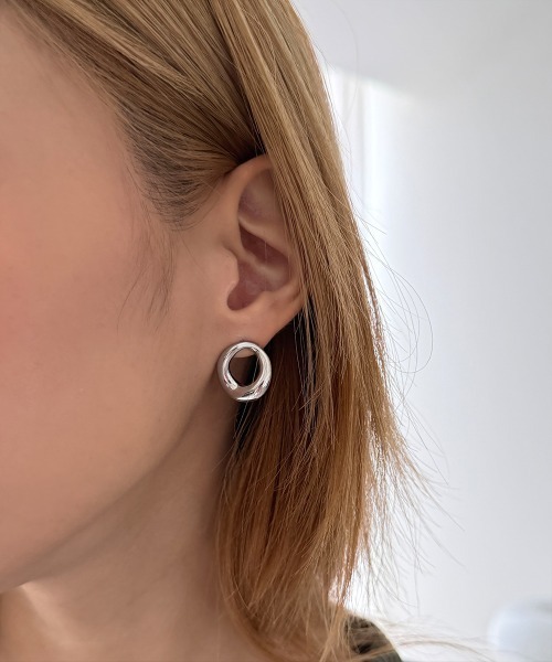 4INT.（フォイント）の「ラウンド ニュアンス ピアス / ステンレス (金属アレルギー対応)（ピアス（両耳用）・レディース・シルバー・FREE）」の10枚目の写真
