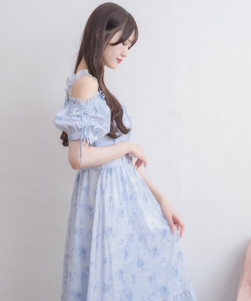 couture BY ROJITA(クチュールバイロジータ)の「ローズプリントオフショルフリルワンピース(ワンピース・レディース・ホワイト/ピンク/ブルー・FREE)」の17枚目の写真