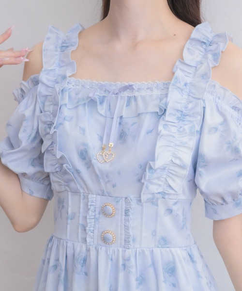 couture BY ROJITA(クチュールバイロジータ)の「ローズプリントオフショルフリルワンピース(ワンピース・レディース・ホワイト/ピンク/ブルー・FREE)」の20枚目の写真