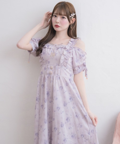 couture BY ROJITA(クチュールバイロジータ)の「ローズプリントオフショルフリルワンピース(ワンピース・レディース・ホワイト/ピンク/ブルー・FREE)」の13枚目の写真