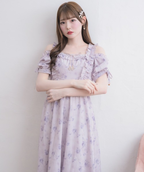 couture BY ROJITA(クチュールバイロジータ)の「ローズプリントオフショルフリルワンピース(ワンピース・レディース・ホワイト/ピンク/ブルー・FREE)」の15枚目の写真
