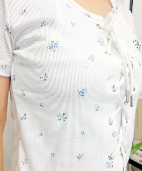 FUN(ファン)の「レースアップレイヤードカットソー(Tシャツ/カットソー・レディース・オフホワイト/ブラック/ホワイト系・FREE)」の6枚目の写真