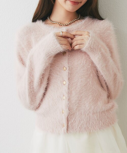 La boutique BonBon（ラブティックボンボン）の「【アンサンブル可・極上の肌触り】へアリーフェザークルーネックカーディガン（カーディガン/ボレロ・レディース・チャコールグレー/サックスブルー/ピンク・FREE）」の3枚目の写真