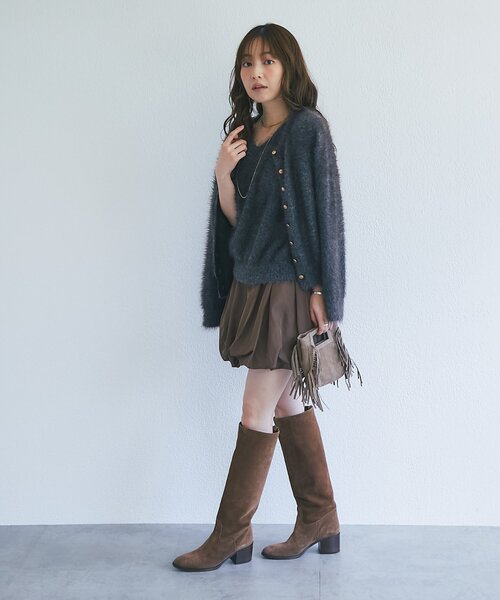 La boutique BonBon（ラブティックボンボン）の「【アンサンブル可・極上の肌触り】へアリーフェザークルーネックカーディガン（カーディガン/ボレロ・レディース・チャコールグレー/サックスブルー/ピンク・FREE）」の8枚目の写真