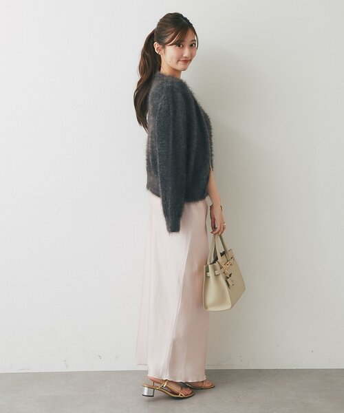 La boutique BonBon（ラブティックボンボン）の「【アンサンブル可・極上の肌触り】へアリーフェザークルーネックカーディガン（カーディガン/ボレロ・レディース・チャコールグレー/サックスブルー/ピンク・FREE）」の16枚目の写真