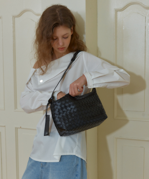 ANOETIC（アノエティック）の「ANC WEAVING MESH MINI BAG_7COLOR（ショルダーバッグ・レディース・ミント/ブラウン/バーガンディー/ブラック/ネイビー/アイボリー/PINK・FREE）」の16枚目の写真