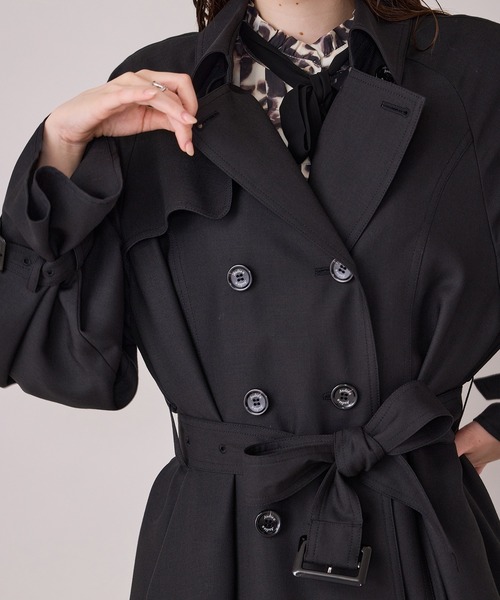 Audie a Muses(オーディアミューズ)の「【モデル美香着用】【軽量】ラグジュアリートレンチコート(トレンチコート・レディース・ブラック/ベージュ・FREE/36)」の19枚目の写真