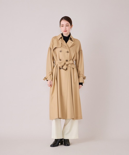 Audie a Muses(オーディアミューズ)の「【モデル美香着用】【軽量】ラグジュアリートレンチコート(トレンチコート・レディース・ブラック/ベージュ・FREE/36)」の3枚目の写真