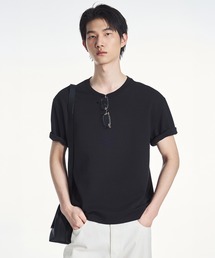 TNGT（ティーエヌジーティー）の「TNGT(ティーエヌジーティー)ミニマル クロップドTシャツ（Tシャツ/カットソー）」