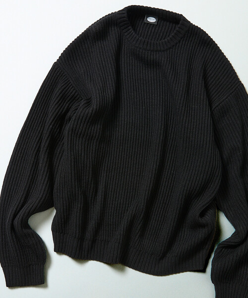 FREAK'S STORE（フリークスストア）の「限定展開 リラックスフィット 畦編み クルーネック ニット（ニット/セーター・メンズ・ブラック/ブラウン/レッド/グリーン/イエロー/スミクロ・MEDIUM/SMALL/LARGE）」の2枚目の写真