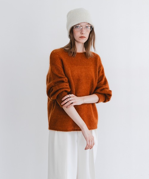 URBAN RESEARCH(アーバンリサーチ)の「『WEB/一部店舗限定カラー』ヘアリールーズニット(ニット/セーター・レディース・オフホワイト/グレー系その他/ブラウン系その他/ライトピンク/イエロー・FREE)」の4枚目の写真