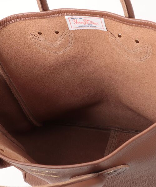 YOUNG&OLSEN The DRYGOODS STORE(ヤングアンドオルセン)の「【YOUNG&OLSEN】EMBOSSED LEATHER D TOTE M(トートバッグ・レディース・ブラック/ベージュ/ブラウン・FREE)」の6枚目の写真