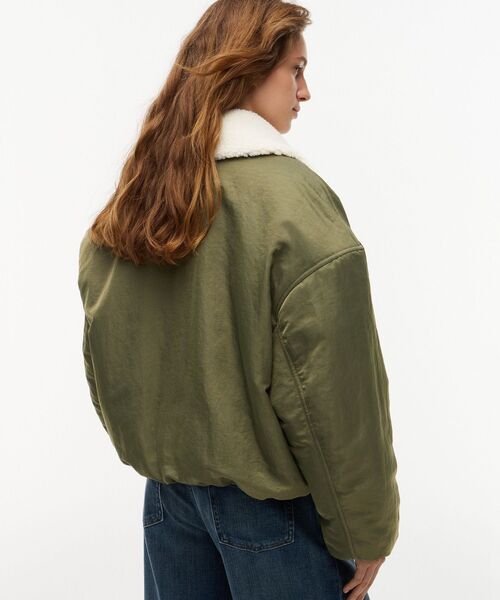 tommy jeans(トミー ジーンズ)の「ファーカラーユーティリティボンバージャケット(ブルゾン・レディース・グレー・SMALL/X-SMALL/MEDIUM)」の4枚目の写真