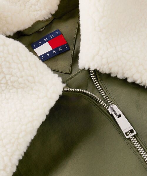 tommy jeans(トミー ジーンズ)の「ファーカラーユーティリティボンバージャケット(ブルゾン・レディース・グレー・SMALL/X-SMALL/MEDIUM)」の5枚目の写真
