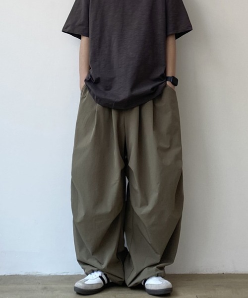 KELVIN(ケルヴァン)の「Wide Parachute Pants ワイドパラシュートパンツ(その他パンツ・メンズ・カーキ系/ブラック・MEDIUM/LARGE)」の3枚目の写真