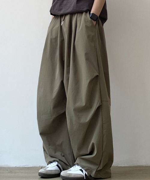 KELVIN(ケルヴァン)の「Wide Parachute Pants ワイドパラシュートパンツ(その他パンツ・メンズ・カーキ系/ブラック・MEDIUM/LARGE)」の5枚目の写真