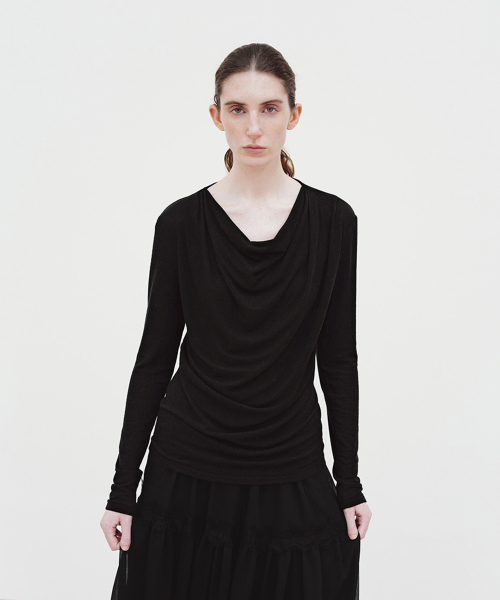 MOHAN(モハン)の「TIF WOOL-BLEND DRAPED TOP_3COLORS(Tシャツ/カットソー・レディース・アイボリー/チャコールグレー/ブラック・SMALL/MEDIUM)」の7枚目の写真