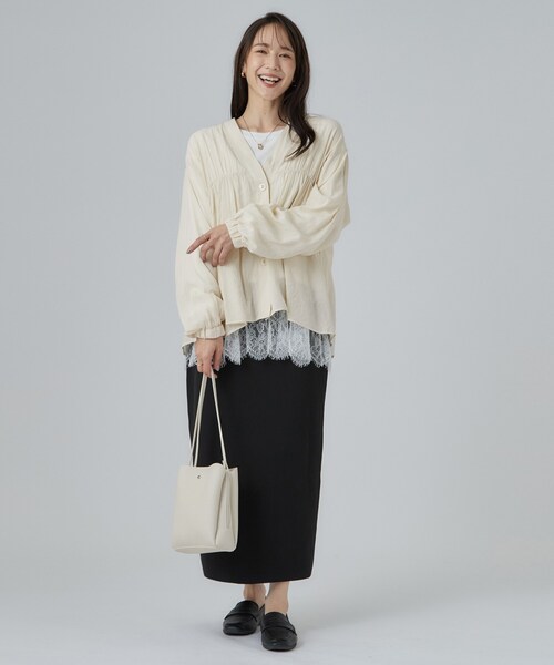 SHOO・LA・RUE(シューラルー)の「【S-LL/洗濯機可】着痩せシルエット シャーリングシャツカーディガン(カーディガン/ボレロ・レディース・ブラウン系その他/チャコールグレー/アイボリー/パープル系・01/02/04/03)」の14枚目の写真