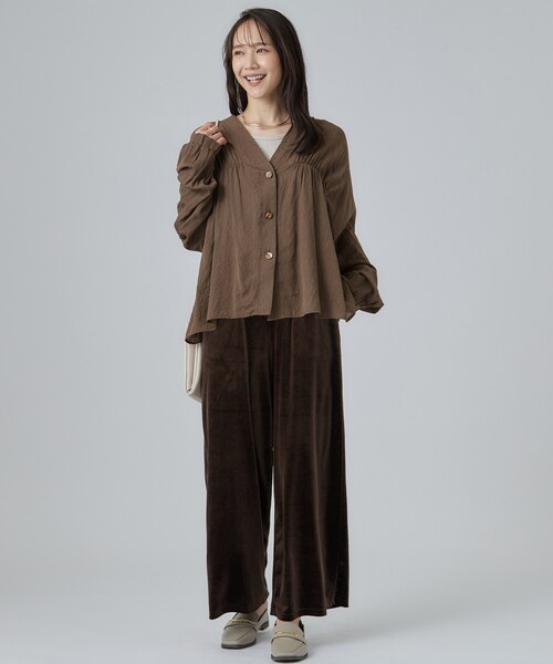 SHOO・LA・RUE(シューラルー)の「【S-LL/洗濯機可】着痩せシルエット シャーリングシャツカーディガン(カーディガン/ボレロ・レディース・ブラウン系その他/チャコールグレー/アイボリー/パープル系・01/02/04/03)」の22枚目の写真