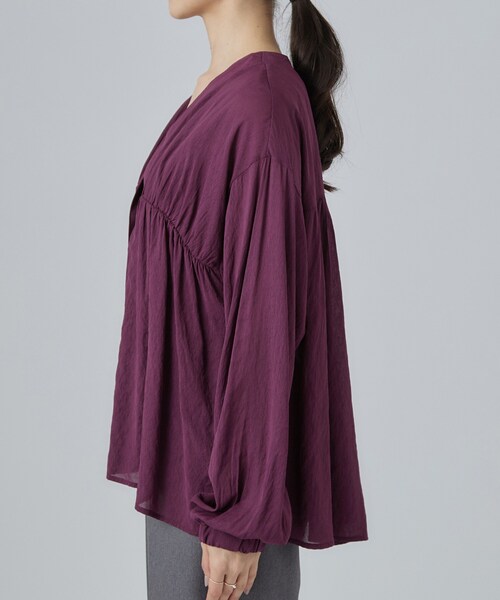SHOO・LA・RUE(シューラルー)の「【S-LL/洗濯機可】着痩せシルエット シャーリングシャツカーディガン(カーディガン/ボレロ・レディース・ブラウン系その他/チャコールグレー/アイボリー/パープル系・01/02/04/03)」の7枚目の写真