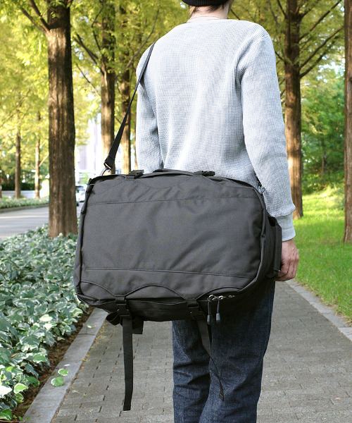 YMCLKY(ワイエムシーエルケーワイ)の「オランダ軍タイプ フィールドリュック YMCLKY. #BR086YN(バックパック/リュック・メンズ・タン/ブラック・FREE)」の3枚目の写真