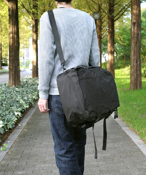 YMCLKY(ワイエムシーエルケーワイ)の「オランダ軍タイプ フィールドリュック YMCLKY. #BR086YN(バックパック/リュック・メンズ・タン/ブラック・FREE)」の5枚目の写真