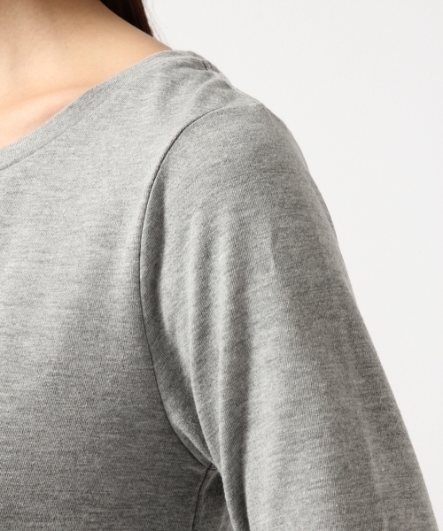 GLOBAL WORK（グローバルワーク）の「スソディティールT長袖/725121（Tシャツ/カットソー・レディース・ブラック/カーキ/ホワイト系その他/ホワイト/ネイビー/グレー・LARGE/SMALL/MEDIUM）」の18枚目の写真