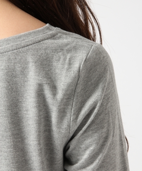 GLOBAL WORK（グローバルワーク）の「スソディティールT長袖/725121（Tシャツ/カットソー・レディース・ブラック/カーキ/ホワイト系その他/ホワイト/ネイビー/グレー・LARGE/SMALL/MEDIUM）」の13枚目の写真