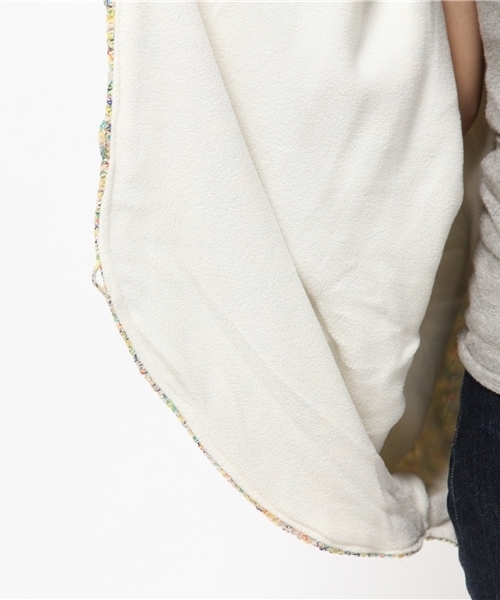 チャイハネ（チャイハネ）の「【チャイハネ】yul カラフルニットポンチョジャケット（その他アウター・レディース・ネイビー/ホワイト/オレンジ・FREE）」の7枚目の写真