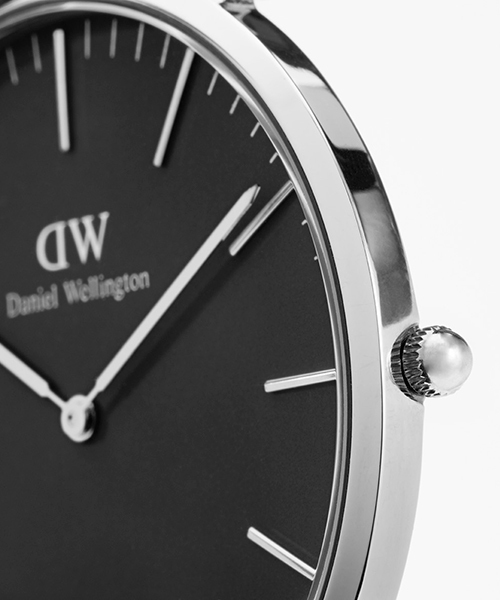 Daniel Wellington（ダニエルウェリントン）の「Daniel Wellington CLASSIC BLACK <36mm> "CORNWALL"（アナログ腕時計・メンズ・シルバー・FREE）」の4枚目の写真