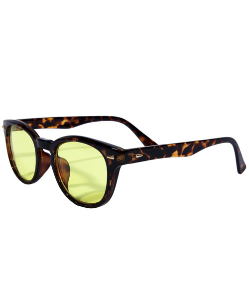 ８(eight)（エイト）の「ウェリントン サングラス 伊達メガネ 専用ケース付き（サングラス・メンズ・ブラウン/ブラック×ブルー/ブラック/ブラウン系その他/ブラウン×イエロー/ブラック系その他/ブラック×パープル・FREE）」の7枚目の写真