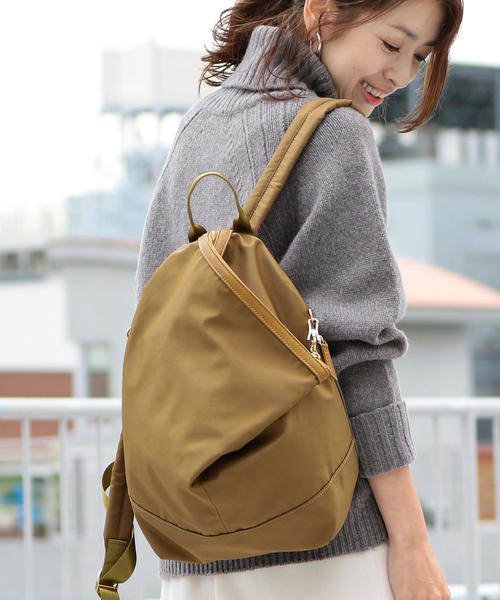 BEAUTY&YOUTH UNITED ARROWS（ビューティーアンドユースユナイテッドアローズ）の「BY∴ ナイロンフォールドリュック о（バックパック/リュック・レディース・ブラック/ベージュ・FREE）」の2枚目の写真