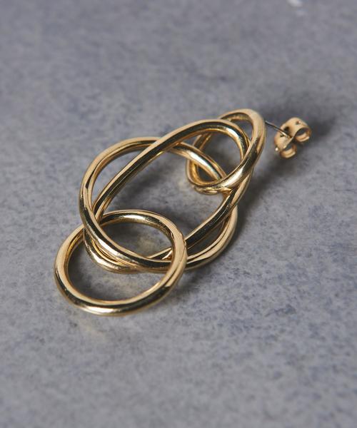 SOKO（ソコ）の「＜SOKO（ソコ）＞QUAD リングモチーフ ピアス（ピアス（両耳用）・レディース・ゴールド・FREE）」の2枚目の写真
