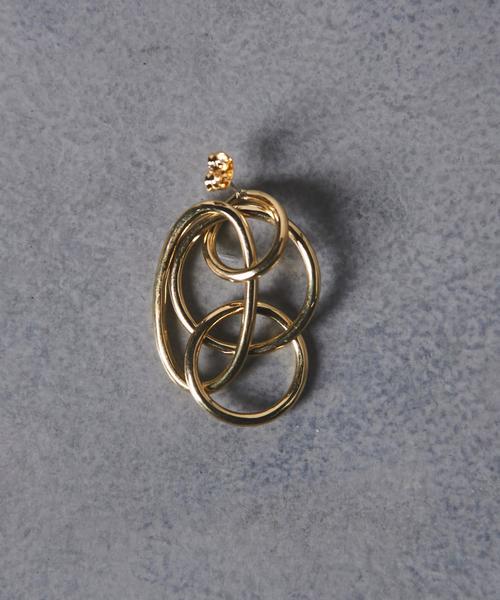 SOKO（ソコ）の「＜SOKO（ソコ）＞QUAD リングモチーフ ピアス（ピアス（両耳用）・レディース・ゴールド・FREE）」の3枚目の写真