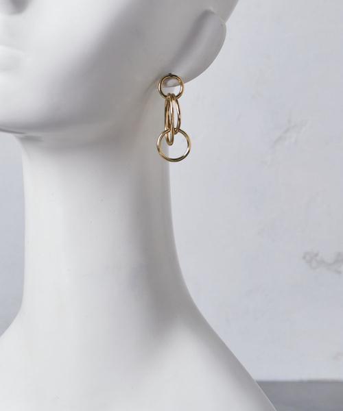 SOKO（ソコ）の「＜SOKO（ソコ）＞QUAD リングモチーフ ピアス（ピアス（両耳用）・レディース・ゴールド・FREE）」の5枚目の写真